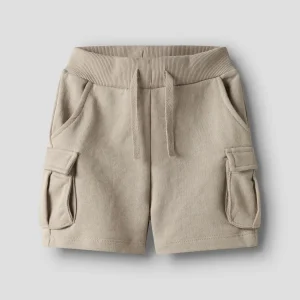 Shorts med benfickor beige